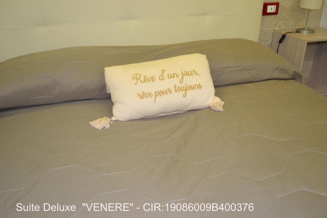 Rocca Di Cerere "Rocca Da Zeru" Apartments Ена Екстериор снимка