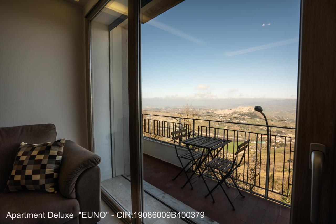 Rocca Di Cerere "Rocca Da Zeru" Apartments Ена Екстериор снимка
