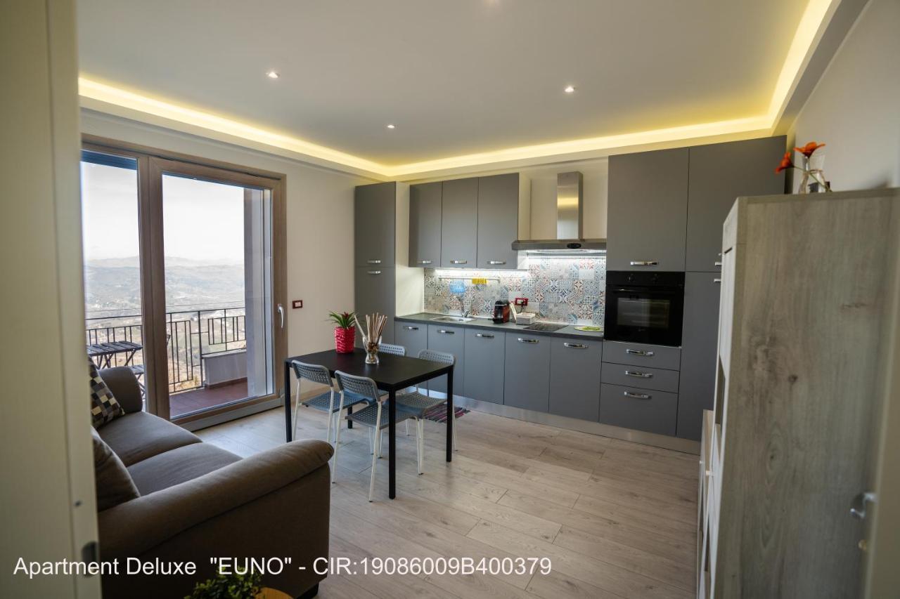 Rocca Di Cerere "Rocca Da Zeru" Apartments Ена Екстериор снимка
