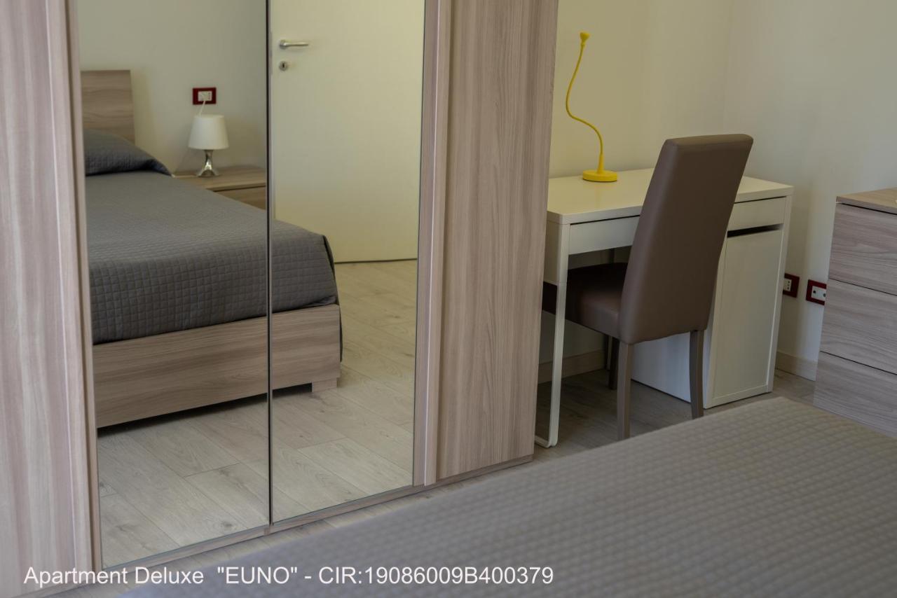Rocca Di Cerere "Rocca Da Zeru" Apartments Ена Екстериор снимка