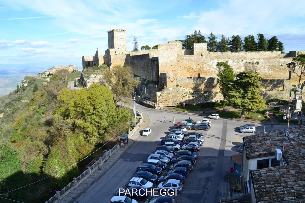 Rocca Di Cerere "Rocca Da Zeru" Apartments Ена Екстериор снимка