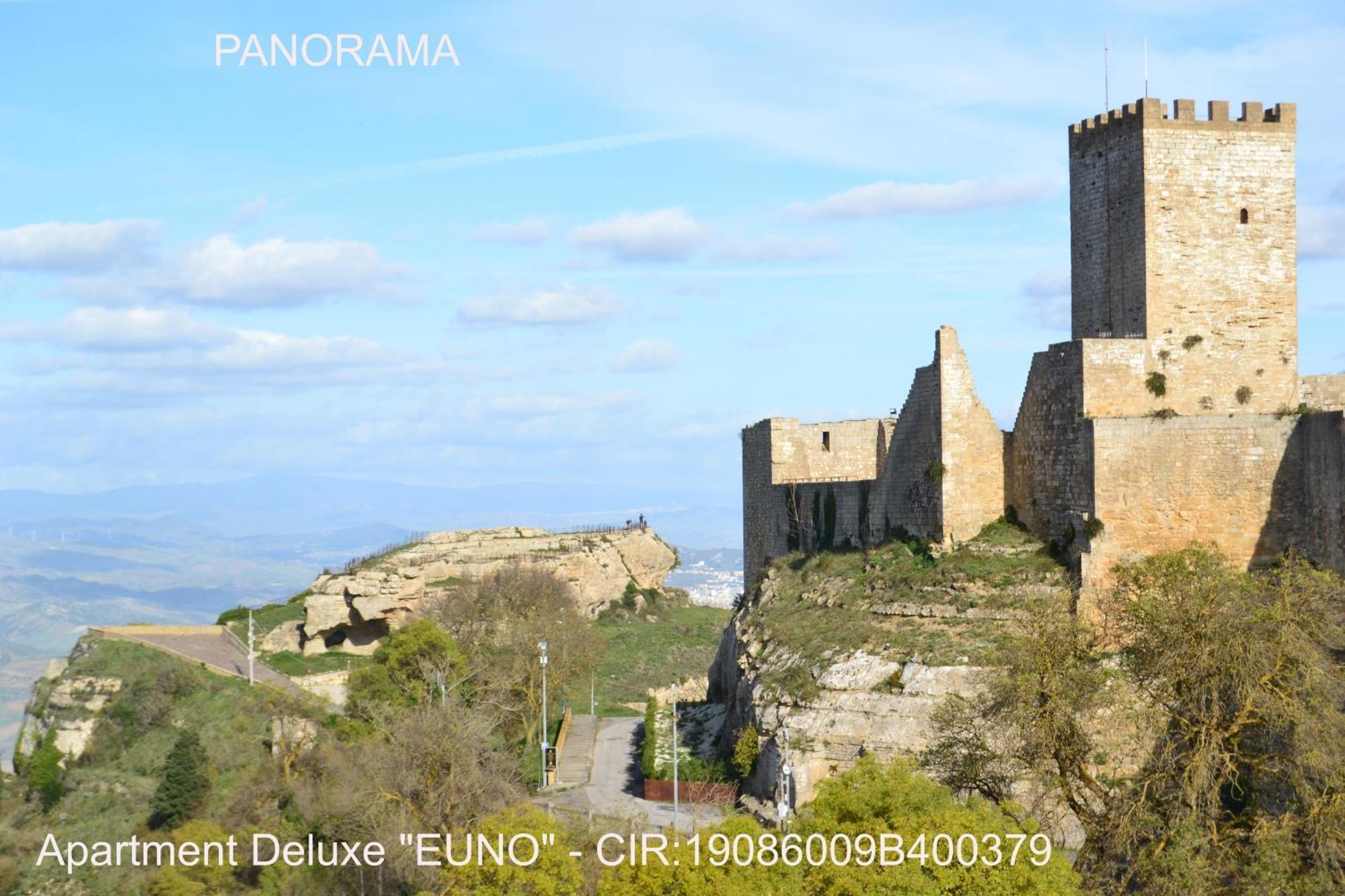Rocca Di Cerere "Rocca Da Zeru" Apartments Ена Стая снимка