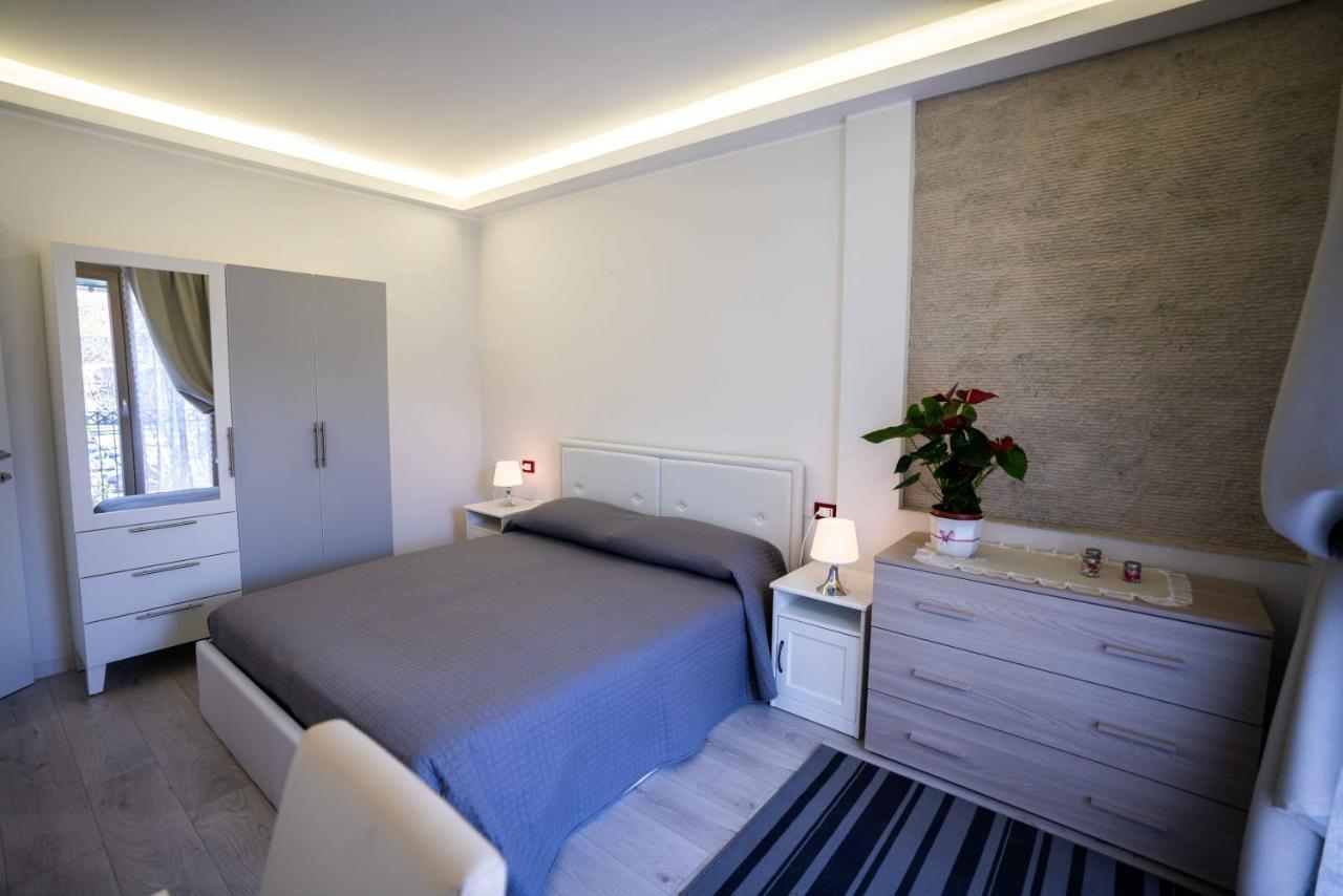 Rocca Di Cerere "Rocca Da Zeru" Apartments Ена Екстериор снимка